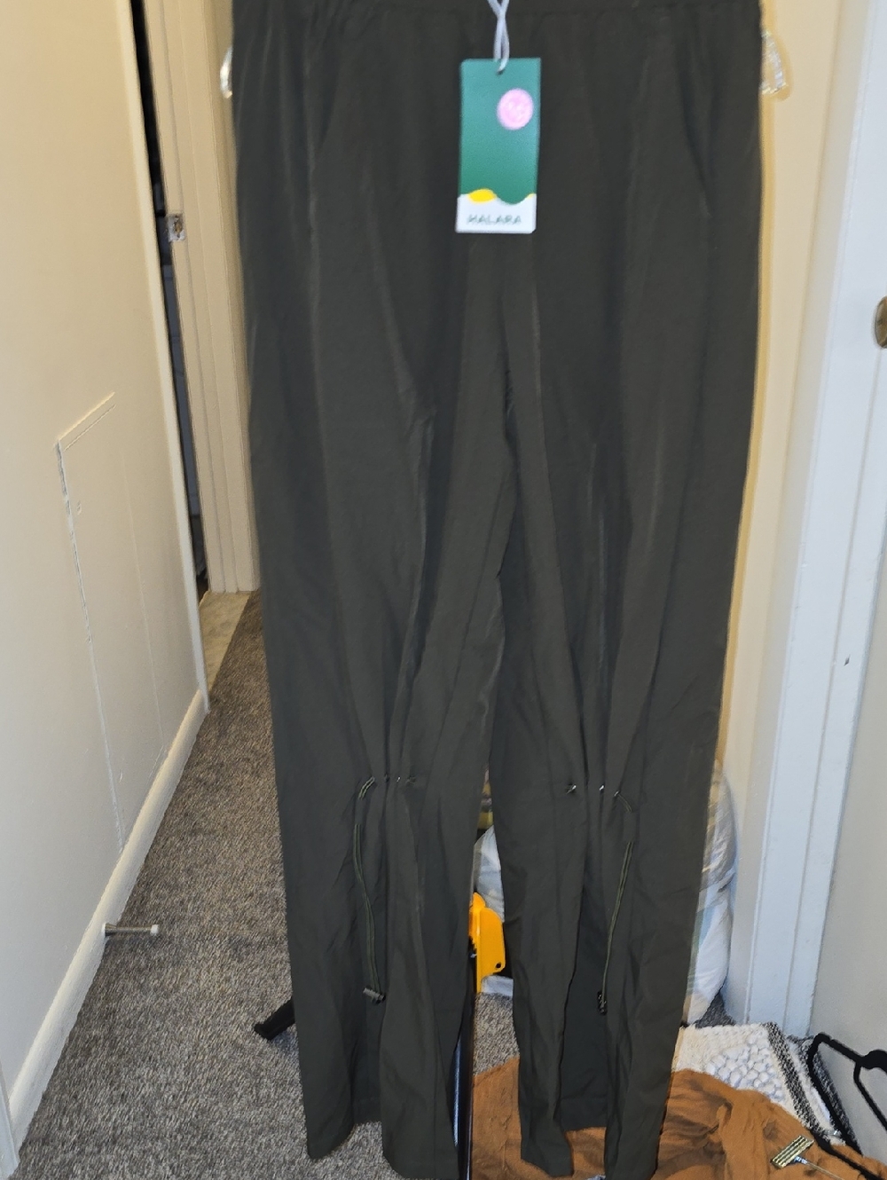NWT HALARA Olive Green Cargo Pants with Leg Cinch